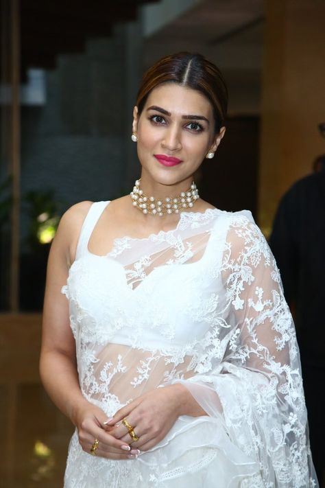 Organza Ruffle Saree, Cute White Dress, Fancy Sarees Party Wear, Ruffle Saree, White Saree, Kriti Sanon, Movies Outfit, Stylish Sarees, Organza Saree