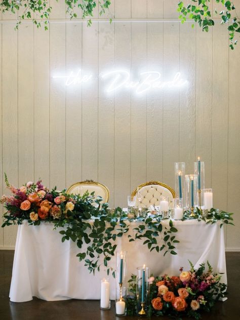 Brides of North Texas FEATURED Vendors:⁠⠀ Bridal Gown + Accessories + Jewelry: @patsysbridalboutique⁠⠀ Cake: @sugarbeesweets⁠⠀ Bartending: @HDliquidcater⁠⠀ Decor + Rentals: @lootvintage⁠⠀ Floral: @lushcouturefloral⁠⠀ Photographer: @ashleyrfondon Head Wedding Table, Candle Installation, Ar Photography, Texas Photography, April Wedding, Boutique Decor, Wedding Table Flowers, Spring Weddings, Wedding Venues Texas