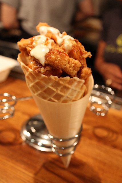 Waffles Buttermilk, Marinated Fried Chicken, Buttermilk Marinated Chicken, Waffle Cone Recipe, Fried Chicken And Waffles, Party Bites, Yummy Chicken, Breakfast Goodies, Midnight Snack