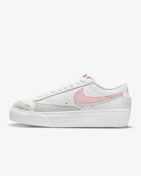 Nike Lifestyle Shoes, Nike Blazer Low, Blazer Low, Fashion Shoes Flats, Women Platform Shoes, Baskets Nike, Pink Nikes, Shoe Boot Sandals, Nike Blazer