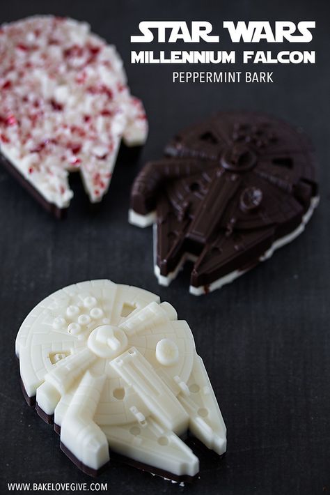 star wars millennium falcon peppermint bark - Bake Love Give Star Wars Desserts, Star Wars Dessert, Gingerbread Man Recipe, Star Wars Food, White Chocolate Candy, Star Wars The Force Awakens, Chocolate Candy Melts, Peppermint Bark, The Force Awakens