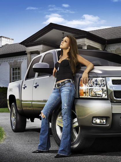 Gretchen Wilson, Old Classic Cars, Jeep Girl, Old Car, Warrior Girl, Girls Love, Diesel Trucks, Car Girl, Car Girls