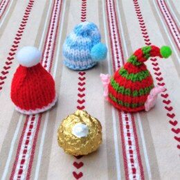 Ferror Rocher, Christmas Knits, Ferrero Rocher Chocolate, Xmas Pudding, Knitted Christmas Decorations, Rocher Chocolate, Christmas Knitting Patterns Free, Christmas Knit, Christmas Hats