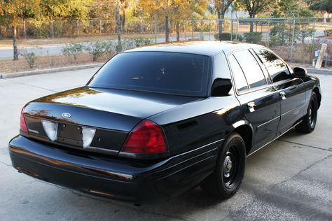 2001 Ford Crown Victoria P71 Black Police Car Lights, Mercury Marauder, Victoria Police, Custom Pickup Trucks, Ford Crown Victoria, Car Badges, Rescue Vehicles, Crown Victoria, Old Fords