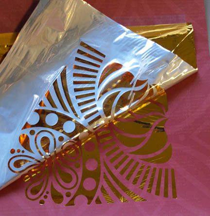 Making Foil Print Art with Laser Printer  http://cedarcanyontextiles.com/outrageous-idea-transfer-foil-to-paper-with-a-laser-printer/ Yosano Cosplay, Transfer Photo To Glass, Foil Crafts, Gold Foil Diy, Craft Foil, Foil Printing, Deco Foil, Laser Printing, Diy Gold