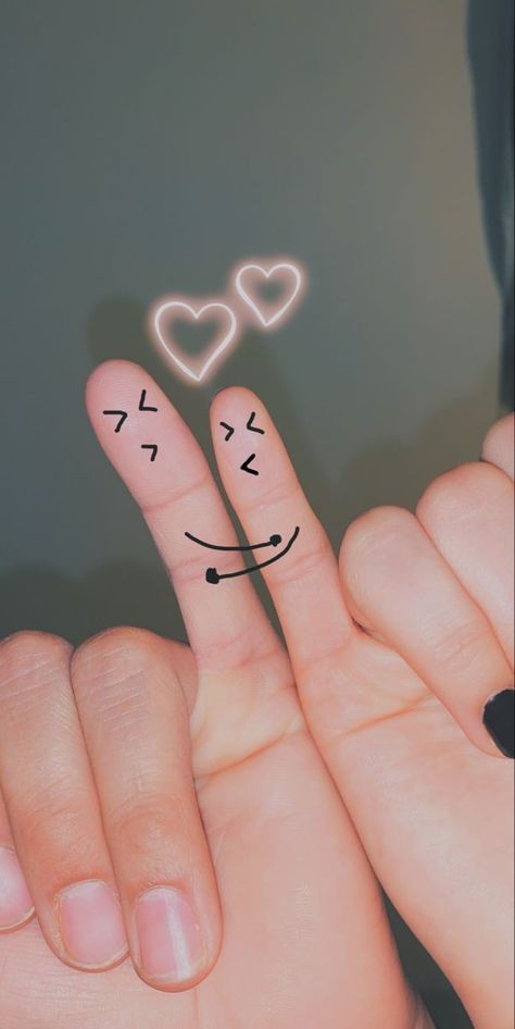 Finger Trend Couple, Finger Couple Instagram Story, Wallpaper For Two Phones Couple, Finger Couple, Likeable Quotes, Finger Art, Bff Hands Aesthetic, Couple Hands, Friend Crafts