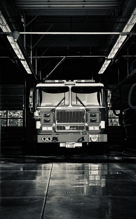 Fire Station Aesthetic, Firefighter Wallpaper Iphone, Firefighters Aesthetic, Emt Aesthetic, Fireman Aesthetic, Firefighter Wallpaper, Paramedic Aesthetic, Firefighter Aesthetic, Firefighter Images