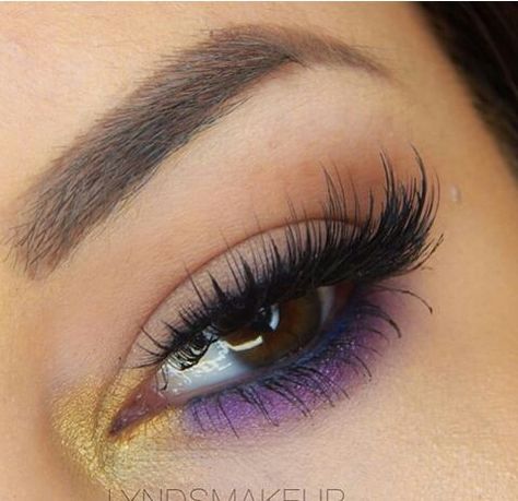 Lakers colors Lakers Makeup Ideas, Lsu Makeup, Lakers Makeup, Lakers Colors, Lakers Girls, Natural Glam Makeup, Lakers Game, Natural Glam, Makeup Game