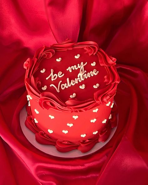 Mini Valentine Cakes, Valentines Bakery, Valentines Cakes And Cupcakes, Γενέθλια Mickey Mouse, Valentines Cakes, Valentine Cakes, Valentines Cake, Valentines Baking, Bento Cakes