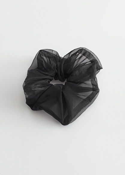 Large Organza Scrunchie - Black - & Other Stories IE Organza Scrunchie, Side Ponytails, Autumn Hair Accessories, Undercut Styles, Second Day Hairstyles, Teased Hair, Hair To One Side, 80s Hair, Crimped Hair