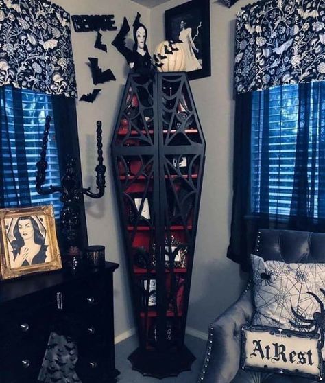 Gothic Homes, Gothic Decor Bedroom, Gothic Room, Gothic Interior, Gothic Bedroom, Kei Visual, Gothic Furniture, Dark Home Decor, Goth Home