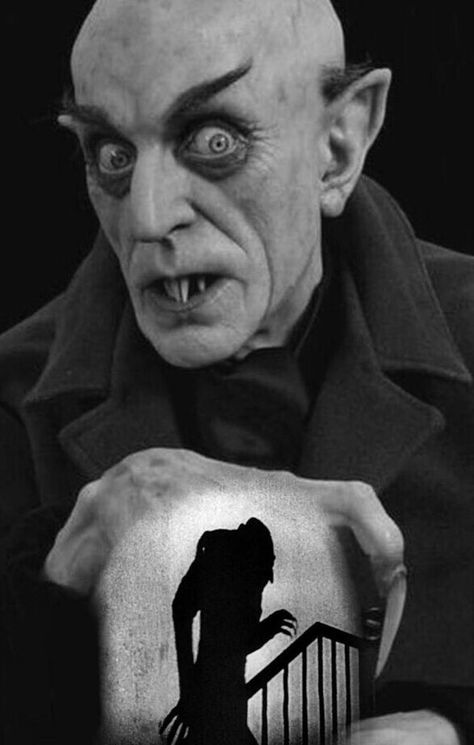 Fictional Villains, Horror Reference, Nosferatu 1922, Max Schreck, Night Creatures, Tattoo World, Horror Posters, Classic Horror Movies, Horror Movie Characters