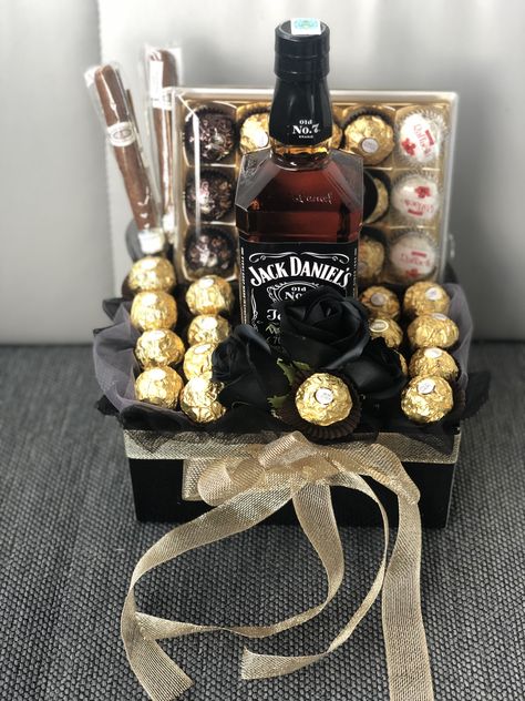 Jack Daniels Gifts, Whisky Shop, Candy Bouquet Diy, Gift Tree, Packaging Ideas Business, English Worksheets For Kids, Diy Holiday Gifts, Candy Bouquet, Bottle Gift