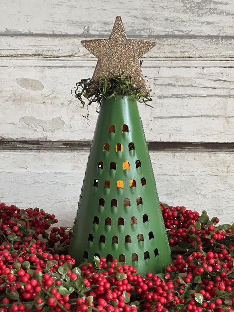 How To Make A Tree Out Of A Grater - The Shabby Tree The Shabby Tree Diy, Coffee Filter Flowers Diy, The Shabby Tree, Light Up Tree, Coffee Filter Flowers, Christmas Crafty, Shabby Tree, Farmhouse Crafts, Christmas Projects Diy