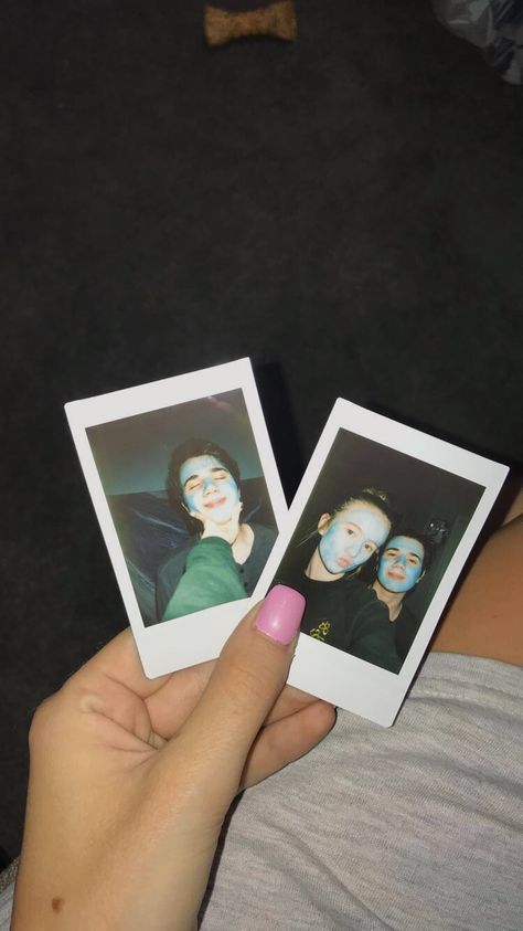 Face Mask Date, Boyfriend Picture Ideas, Boyfriend Polaroid, Mask Date, Instax Mini Ideas, Goofy Face, Polaroid Photography, Polaroid Wall, Mask Pictures