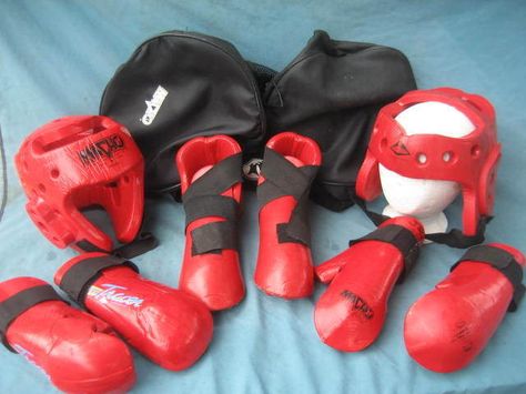 cool TEEN MARTIAL ARTS SPARRING GEAR - TAE KWON DO - KARATE   Check more at http://harmonisproduction.com/teen-martial-arts-sparring-gear-tae-kwon-do-karate/ Martial Arts Sparring, Sparring Gear, Tae Kwon Do, Sport Online, Sports Videos, Taekwondo, Hunter Boots, Karate, Martial Arts