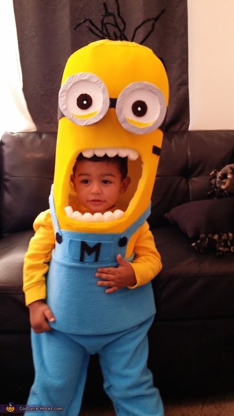 Minion Baby Homemade Costume Costume Minion, Minion Diy, Diy Minion Costume, Homemade Costumes For Kids, Minion Outfit, Diy Baby Costumes, Minion Costume, Minion Baby, Diy Minions