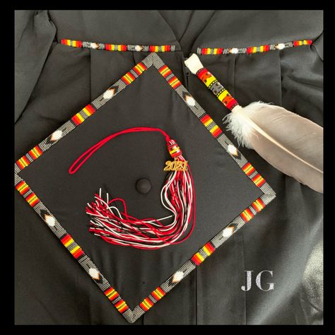 Beading Graduation Cap, Native American Cap And Gown, Beaded Grad Caps Native American, Indigenous Graduation Cap, Beaded Graduation Cap Native American, Native American Beaded Badge Reels, Graduation Hat Designs, Grad Cap Decorated, Diy Graduation Gifts