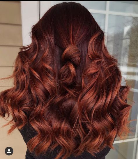 Dark Red Hair Ideas, Copper Red Balayage, Red Hair Ideas, Deep Red Hair, Red Balayage Hair, Rambut Brunette, Red Balayage, Dark Red Hair, Ginger Hair Color