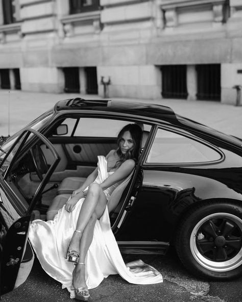 Courthouse Wedding Photos, Porsche Club, Porsche 930, Shady Lady, Porsche Models, Glamour Photo, Vintage Porsche, Urban Wedding, Marrying My Best Friend