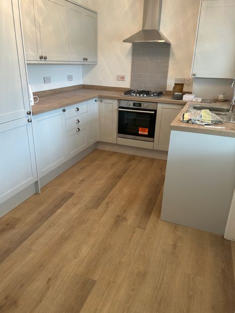 Howdens Kitchen, wall colour Valspar Alberta, flooring Evocore LVT in Creme Caramel. Kitchen Creme Color, Howdens Kitchen, Howdens Kitchens, Wall Colour, Creme Caramel, Creme Color, Kitchen Wall, Wall Colors, Reno