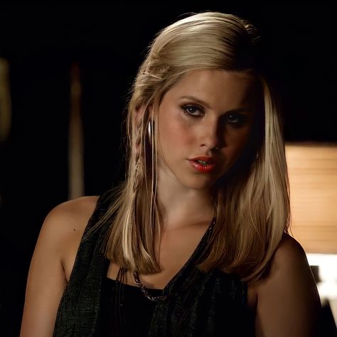 #rebekahmikaelson #icons #rebekah #tvd The Originals Rebekah, Vampire Diaries Rebekah, Rebekah Mikaelson, The Vampire Diaries 3, Claire Holt, Katherine Pierce, Vampire Diaries The Originals, Always And Forever, Girl Crush