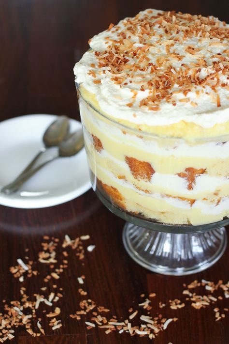 This Easy Coconut Cream Trifle is so much easier than pie, and at LEAST as delicious. You can make all the parts ahead of time and assemble it at the last minute! Coconut Cream Trifle, Coconut Trifle, Trifle Bowl Recipes, Cheap Desserts, Trifle Dessert Recipes, Hp Sauce, Coconut Pudding, Trifle Bowl, Coconut Desserts