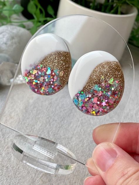 Colorful Resin Earrings, Resin Glitter Earrings, Multicolor Resin Earrings, Multicolor Round Resin Earrings, Unique Pink Resin Earrings, Resin Jewelry Diy, Diy Resin Projects, Art Earrings, Glitter Earrings