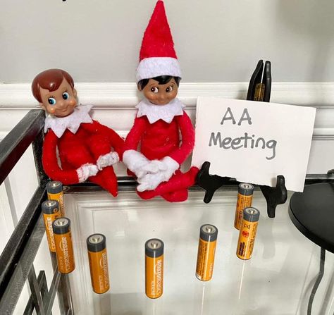 Unique Elf On The Shelf Ideas, Elf Ideas Easy Funny, Elf Things, Elf 2024, Elf Shenanigans, Elf Ideas Easy, Bad Elf, Elf Shelf, Countdown Sign