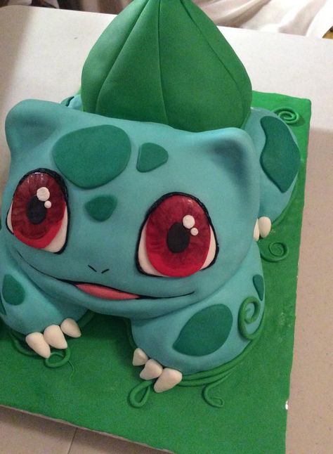 My sister made an adorable Bulbasaur cake for my nephew's birthday this year. Bonus: Last year's Green Hill Zone cake. - Album on Imgur Bulbasaur Cake, Pokemon Cake Ideas, Pokemon Torte, Pokemon Cakes, Pokémon Cake, Pokemon Birthday Cake, Pikachu Cake, Pokémon Party, Anime Birthday