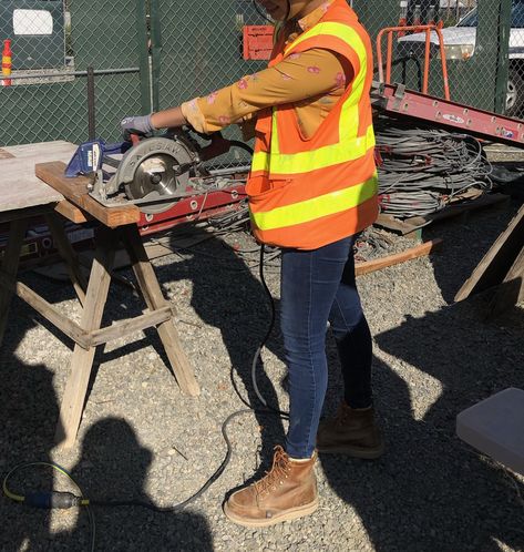 Life of a project engineer 👩‍💻 👷‍♀️ Project Engineer Outfit, Engineered Garments Workaday, Life Of An Engineer, Engineer Outfit, Project Engineer, Future Civil Engineer, Construction Engineer, Trust Me Im An Engineer, Civil Engineer Tshirt Design