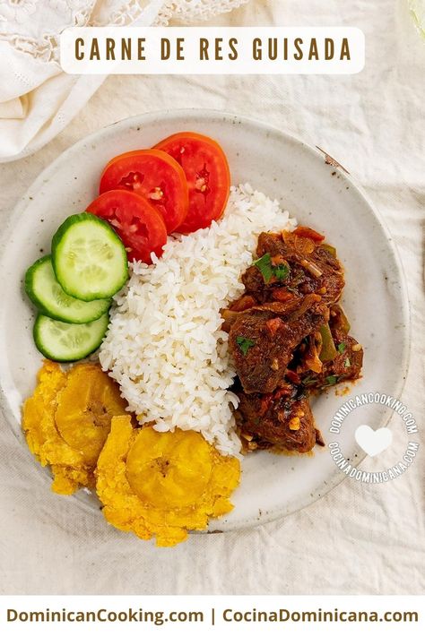 De todas las recetas de carne guisada, esta sencilla, tierna y sabrosa carne de res guisada dominicana es una favorita.😋 Habichuelas Guisadas, Carne Guisada