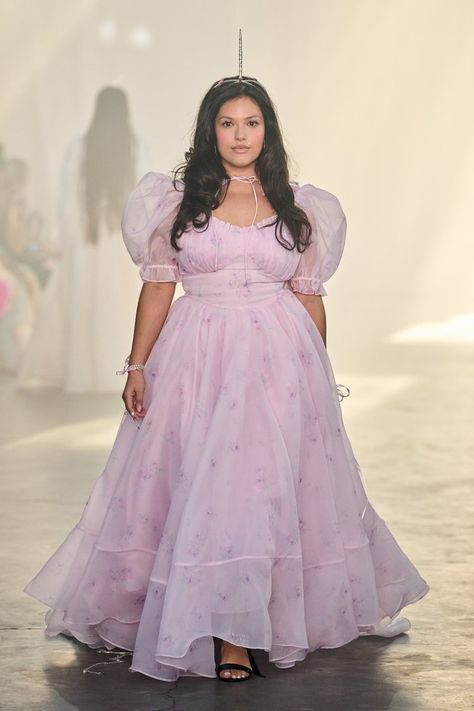 Nyfw Ss23, Stylish Formal Dresses, 2023 Goals, Fancy Stuff, Prom 2023, Valley Girl, Last Unicorn, Project Board, Princess Gown