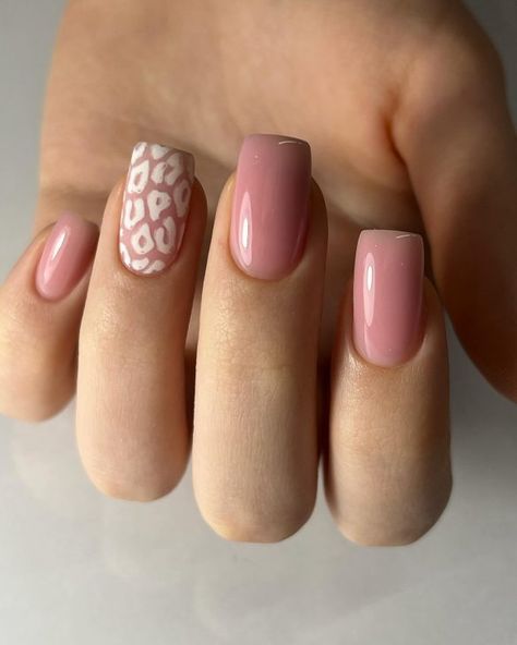 21 End of Summer Nails Ideas 2024: Trendy Designs, Colors, and Cute Art for Every Style End Of Summer Nails Acrylic, Trendy Nails 2024 Summer, End Of Summer Nails Color, End Of Summer Nails Ideas, End Of Summer Nails, Nails Ideas Short, Summer Nails Acrylic, Summer Nails Ideas, Soft Pink Nails