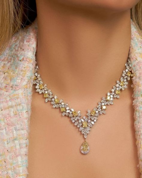 Luxury Necklace Diamonds, High Jewelry Necklace, Fancy Necklaces, Jewelry Hacks, Bridal Diamond Necklace, Real Diamond Necklace, Gold Temple Jewellery, Silver Diamond Jewelry, Diamond Bracelet Design