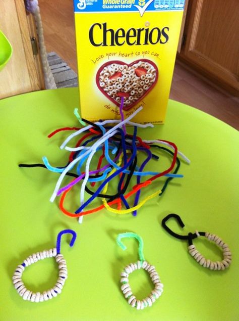 Cheerio Bird Feeder -Pipe Cleaners and Cheerios Cheerios Arts And Crafts, Activities With Cheerios, Crafts With Cheerios, Cheerio Bird Feeder For Kids, Cheerio Bird Feeder, Cooking Theme, Summer Camp Crafts, Homeschool Crafts, Earth Day Crafts