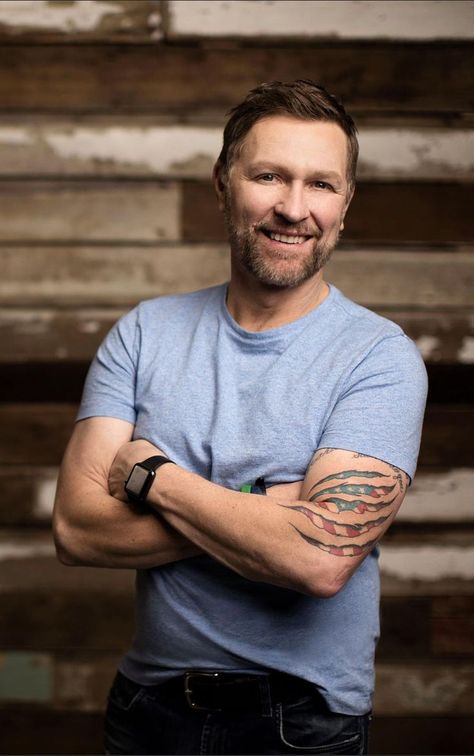 HAPPY 57th BIRTHDAY to CRAIG MORGAN!! 7/17/21 Born Craig Morgan Greer, American country music artist. A veteran of the United States Army as a forward observer, Morgan began his musical career in 2000 on Atlantic Records, releasing his self-titled debut album for that label before the closure of its Nashville division in 2000. In 2002, Morgan signed to the independent Broken Bow Records, on which he released three studio albums Happy 57th Birthday, Craig Morgan, Kentucky Lake, Jj Lin, I Am Angry, Country Singer, Fell Asleep, Atlantic Records, Country Music Artists