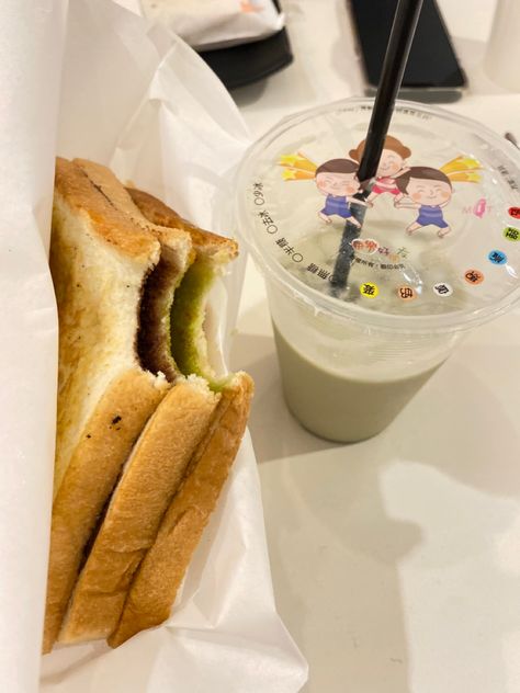 #breakfast #breakfastideas #breakfastrecipe #sandwich #sandwichrecipes #sandwichbread #matcha #matchalatte #icedmatchalatte #food #yummy #foodporn #foodphotography #foodstagram #aesthetic #recipe #foodlover #foodislove #taiwan #taipei Matcha Breakfast, Iced Matcha Latte, Sandwich Bread, Food Yummy, Matcha Latte, Sandwich Recipes, Taipei, Food Lover, Matcha