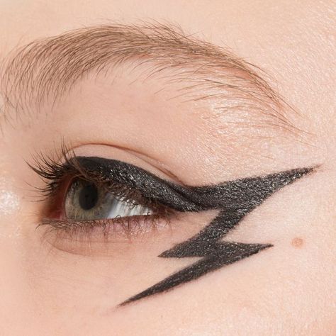 Teknik Makeup, Silvester Make Up, Eyeliner Designs, Drag Make-up, Punk Makeup, Eyeliner Products, Blackest Black, Perfect Eyeliner, Eyeliner Styles