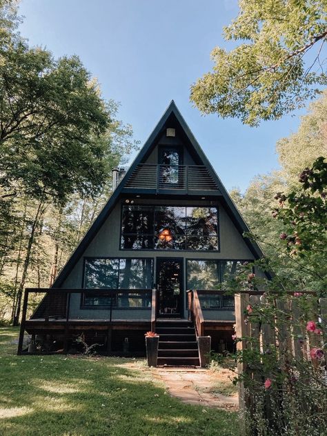 The Catskill A-Frame - Mid-Century Modern Cabin - Cabins for Rent in Hancock, New York, United States Catskill Resorts, Airbnb Cabin, Painted Brick Fireplace, A Frame Cabins, Build A Frame, Frame Cabin, Leaf Peeping, Casa Container, A Frame Cabin