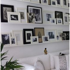 frames frames frames Living Room Decor Pictures, Ledge Wall, Gallery Wall Design, Picture Shelves, Picture Ledge, Wall Gallery, Inspiration Wall, Hanging Pictures, Home Staging