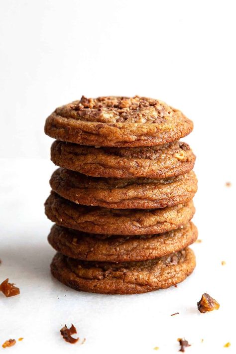 The BEST Thick and Chewy Brown Butter Toffee Cookies | Foodtasia Easy Cookies Recipes, Butter Toffee Cookies, Heath Bar Cookies, Toffee Cookie Recipe, How To Make Toffee, Cranberry Orange Cookies, Quick Baking, Butter Pecan Cookies, Raspberry Cookies