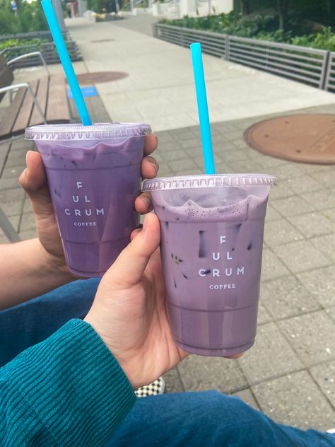 Coffee Dates Aesthetic, Purple Cafe, Purple Drinks, Purple Food, Purple Coffee, Purple Cow, Purple Vibe, Lavender Aesthetic, Romantic Date Ideas