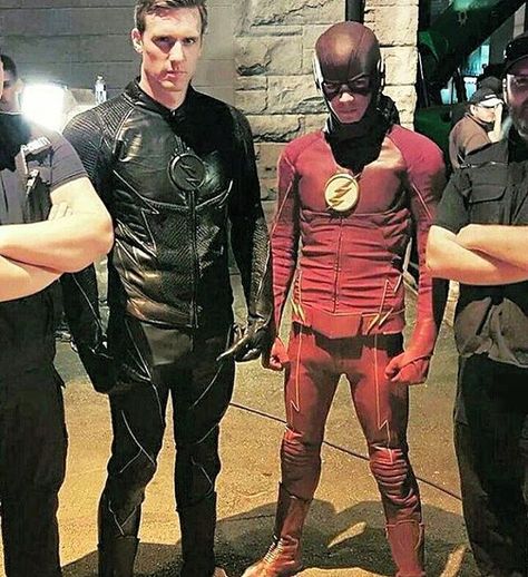 Flash and Zoom ------------------------------------------- ------------------------------------------- #TheFlash #ProfessorZoom #ReverseFlash #DC #CWTheFlash #HarrisonWells #KidFlash #BarryAllen #CiscoRamon #Arrow #EobardThawne #IrisWest #SuperMan #CaptainCold #WallyWest #Batman #WonderWoman #GreenLantern #JayGarrick #Cyborg #Aquaman #GrantGustin #EddieThawne #Zoom #Supergirl #LegendsOfTomorrow #Gotham #CaitlinSnow #BlackFlash Teddy Sears, Eddie Thawne, Zoom The Flash, The Flash Barry Allen, Eobard Thawne, Flash Vs, Flash Funny, Arrow Verse, Flash Barry Allen