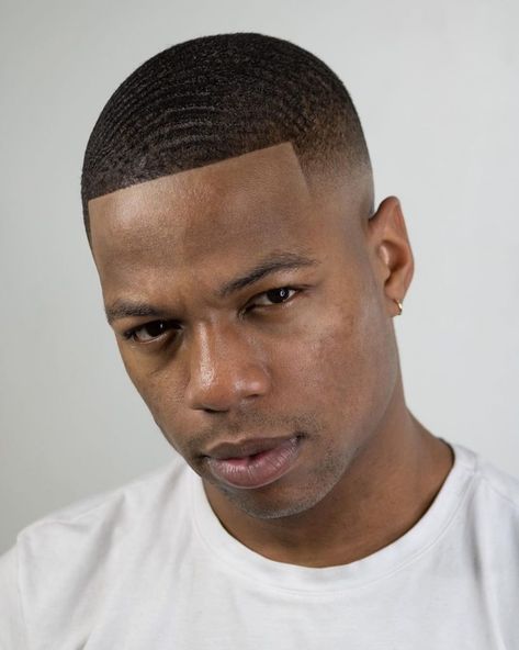 Wave Haircut, Short Black Haircuts, Waves Hairstyle Men, Razor Fade, Popular Short Haircuts, Waves Haircut, Short Haircut Styles, Black Men Haircuts, Short Hair Black