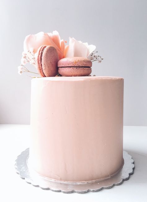 Light Pink Cake Ideas, Plain Pink Birthday Cake, Pale Pink Birthday Cake, Plain Pink Cake, Pale Pink Cake, Simple Pink Cake, Rose Buttercream Cake, Light Pink Cake, Phd Party