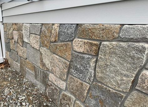 Stone Veneer Exterior Foundation, Stone Veneer Exterior Before And After, Stone Veneer Panels Exterior, Foundation Stone Ideas, Stone Skirting House, Vinal Siding, Arbor Patio, Diy Stone Veneer, Exterior Stone Veneer