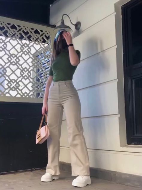 Elegant And Comfy Outfits, Intern Fits, Bi Aesthetic, College Outfit, Outfits For Work, Casual College Outfits, Pakaian Feminin, Everyday Fashion Outfits, Casual Day Outfits