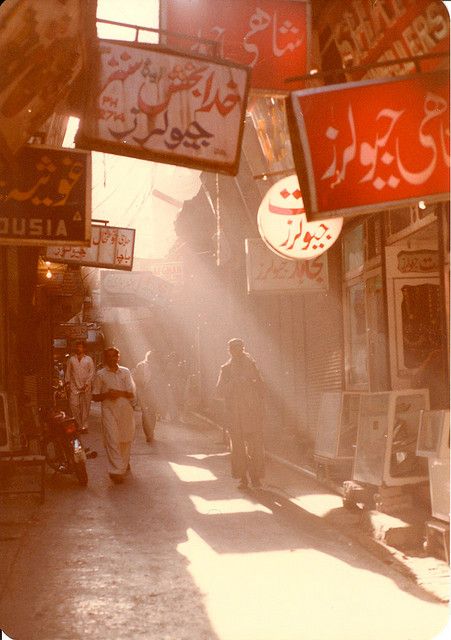 Old streets. Pakistan Pakistan Bazaar, Bazaar Aesthetic, Punjabi Pakistan, Bazaar Market, Travel Pakistan, South Asian Aesthetic, Pakistan Culture, Peshawar Pakistan, Pakistani Culture