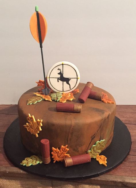 Hunting And Fishing Cake, Camo Cakes For Boys, Hunting Cakes For Boys, Hunter Cake Ideas, Hunter Birthday Cake, Deer Hunting Cake, Hunting Birthday Cakes, Camo Cakes, Hunting Birthday Party